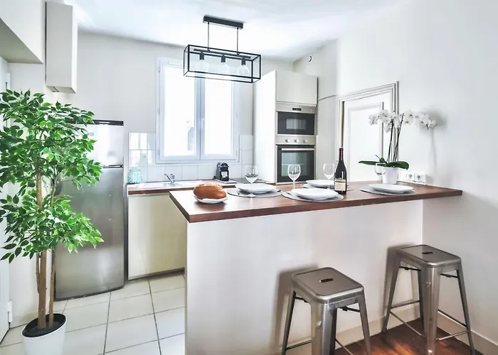 Charming Family Flat Near Montparnasse 아파트